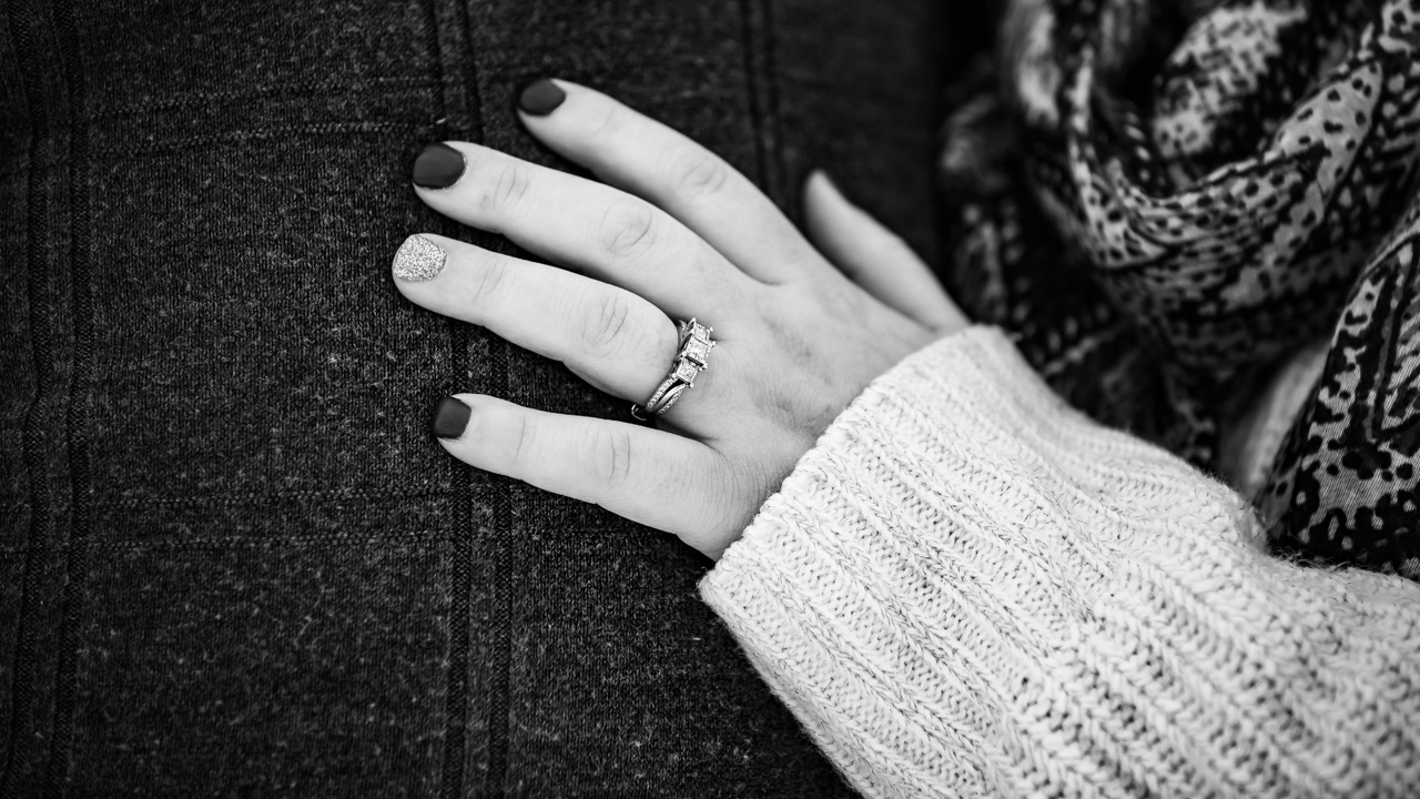 wedding ring maine photography-black-white